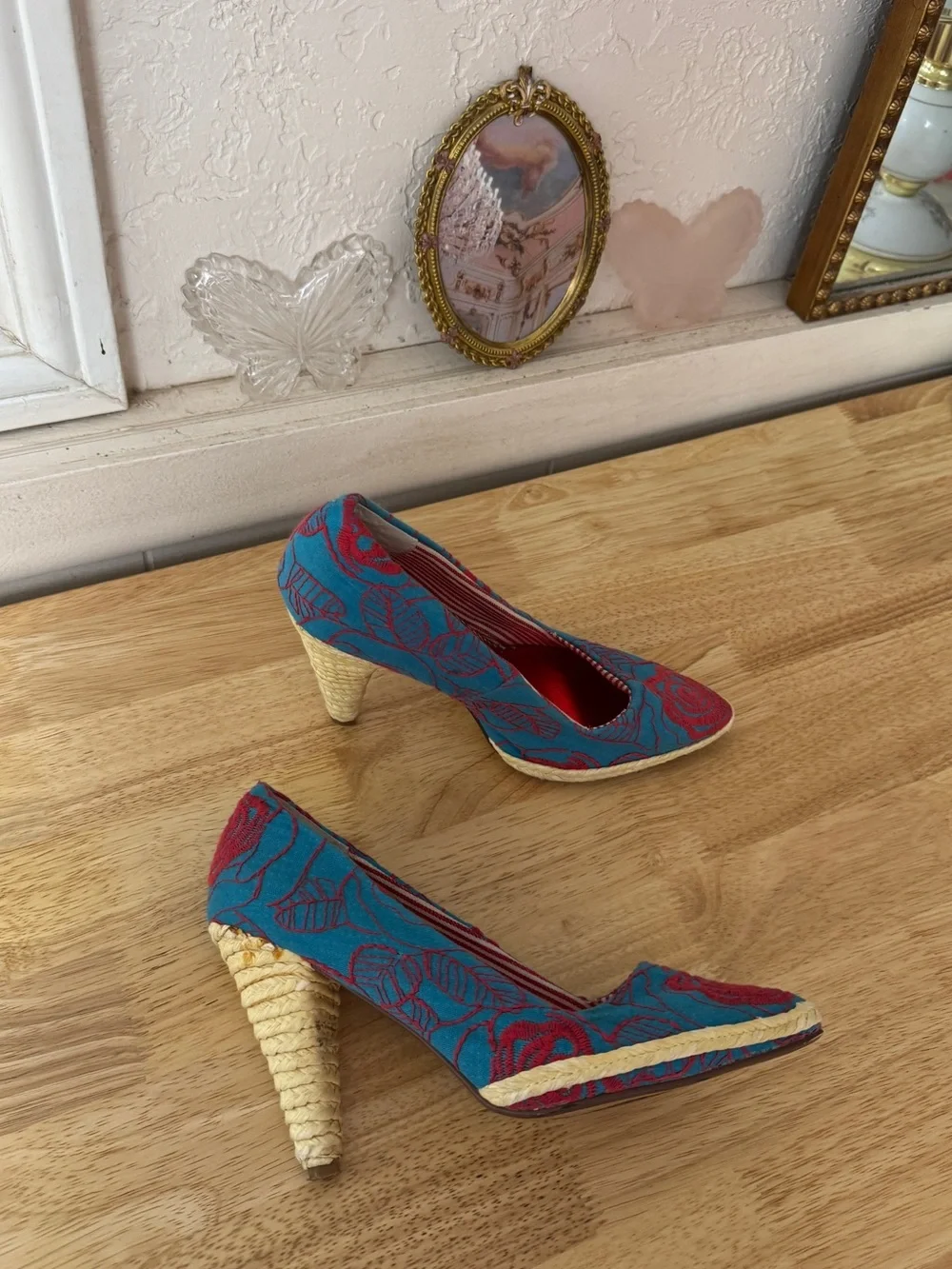 2000’s Naughty Monkey Floral Embroidered Canvas Chunky Pumps Size 6.5 Y2K Indie